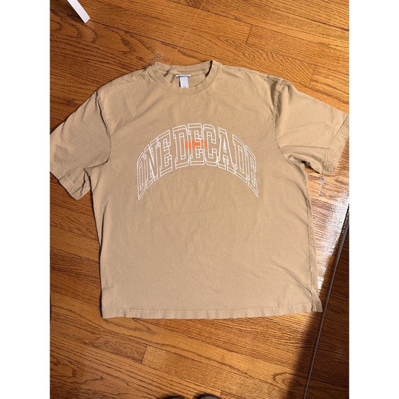 H&M Other - Men's HM Relaxed Fit Beige Graphic T-Shirt‎ size L